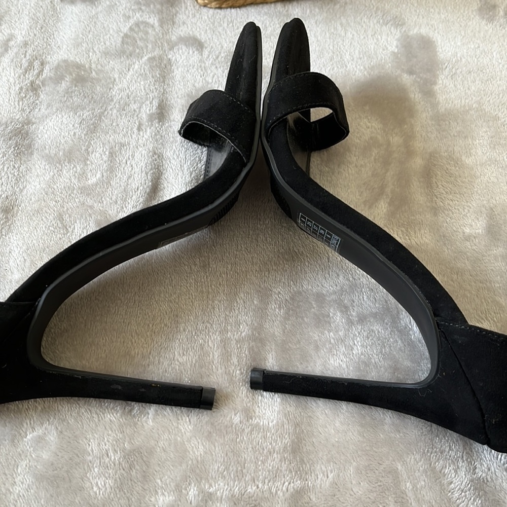 Black heels 8 - Picture 10 of 14